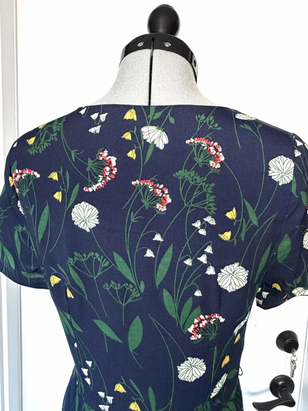Liza Luxe Short Sleeve Floral Midi Dress, Handkerchief Hem, embroidery, XXS, EUC - Picture 7 of 10